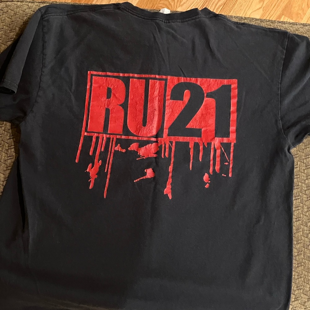 Scarlet Pub T shirt